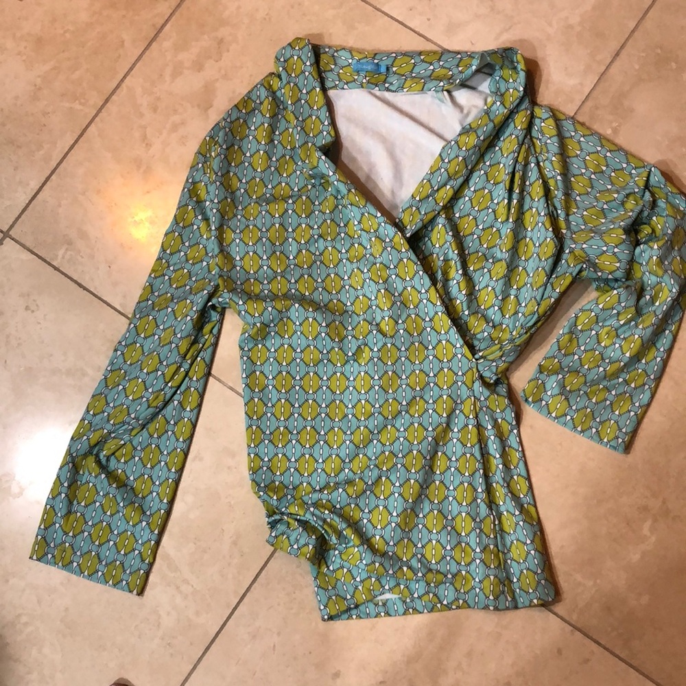 JMcLaughlin colorful slimming shirt L